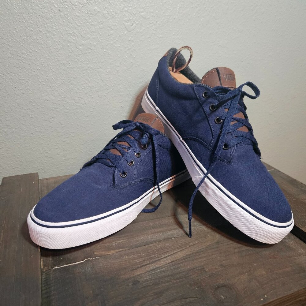 Men's Van's "Off the Wall" like-new canvas skate/deck shoe. Size 11